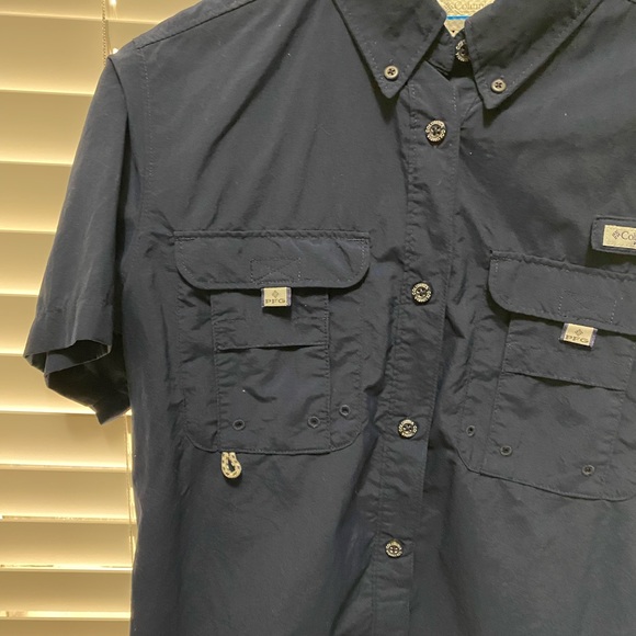 Columbia shirt brand new color blue perfect to use , good quality and material - Picture 4 of 4